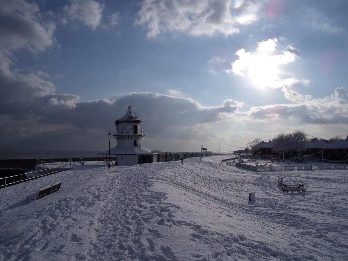 Tidal Walk Cottage By The Sea Harwich Εξωτερικό φωτογραφία